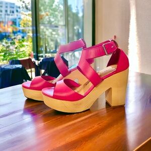 💖HOT PINK💖 Strappy heels. Wooden. Women’s size 6. Summer. Pink. Comfy platform